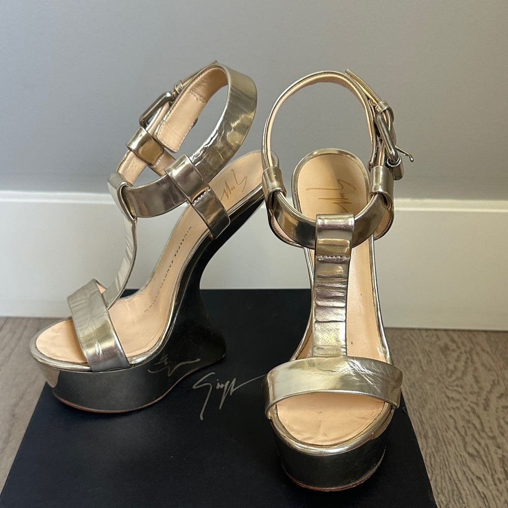 Giuseppe Zanotti Metallic Gold Leather Curved-Wedge T-Strap Sandals